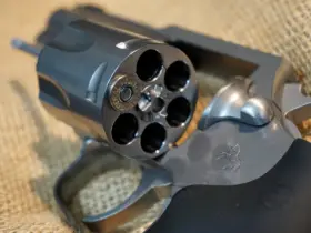 Qual o alcance de um tiro de revólver .22? Descubra o verdadeiro poder desse calibre! 9 revolver 22 alcance
