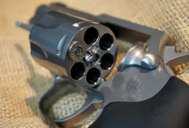 Qual o alcance de um tiro de revólver .22? Descubra o verdadeiro poder desse calibre! 12 revolver 22 alcance